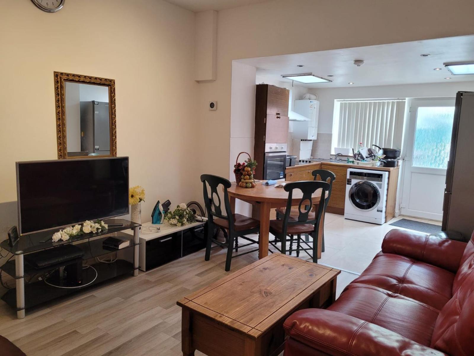 Nice Double Bedroom Near Qmc Ноттингем Экстерьер фото